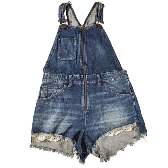 Free People Sunkissed Denim Cutoff Shortalls Size 6 NWOT - Picture 1 of 6